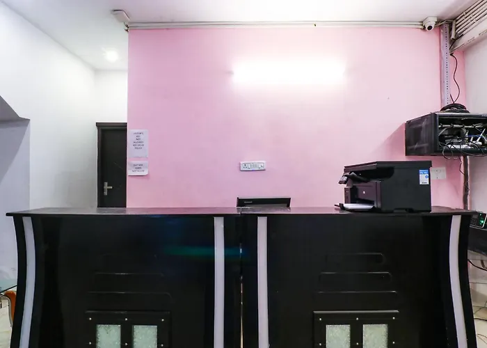 Hotel O Silver Palace Near Dwarka Sector 9 Metro Station