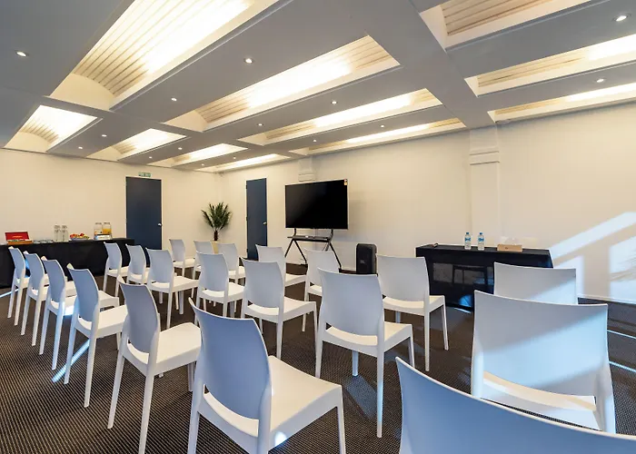 Grand Riccarton Hotel