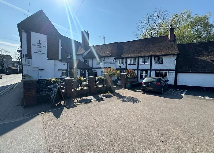 Oyo The Greyhound Inn
