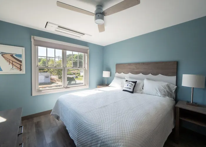 Long Beach Suites