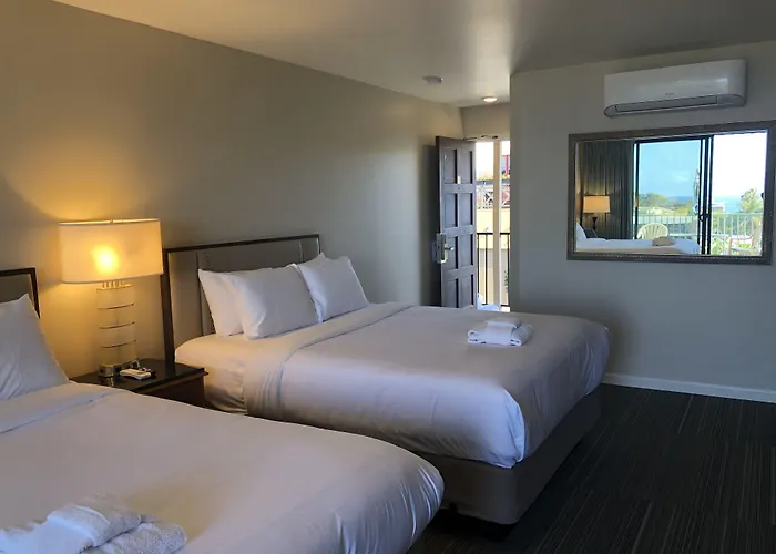 Moonlight Beach Motel