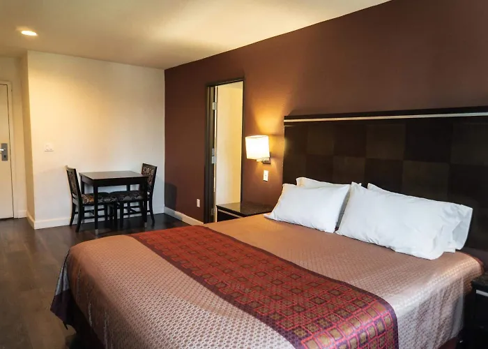 Maywood Inn