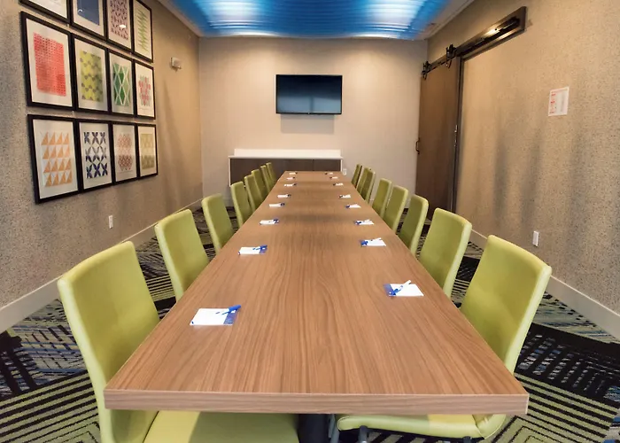 Holiday Inn Express & Suites Dayton North - Vandalia By Ihg