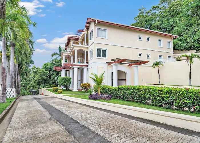 Sea Vue Luxury Vacation Condominiums