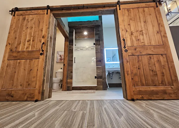 Eaglescape Suites And Event Center