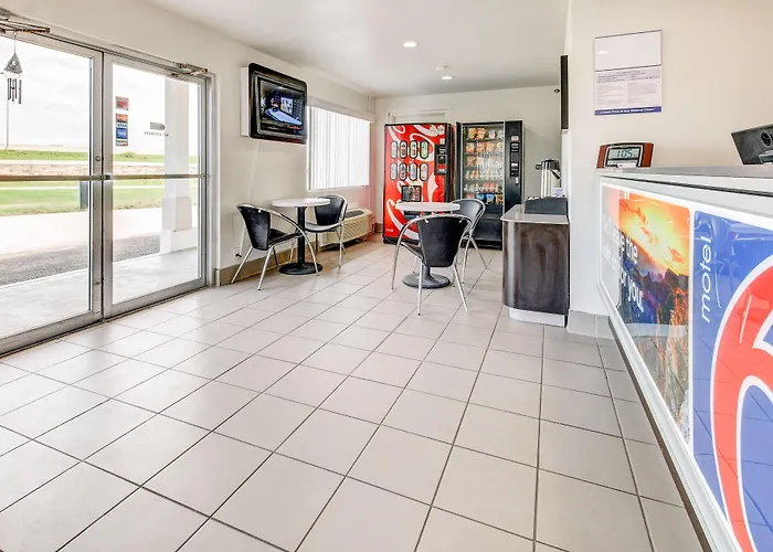 Motel 6 Waco - Lacy Lakeview