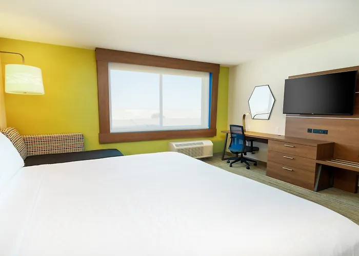 Holiday Inn Express & Suites - Las Vegas - E Tropicana By Ihg