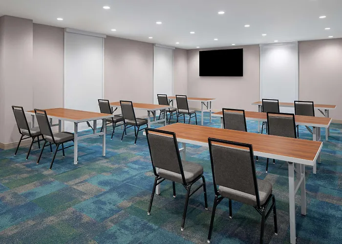 Home2 Suites By Hilton Des Moines At Drake University