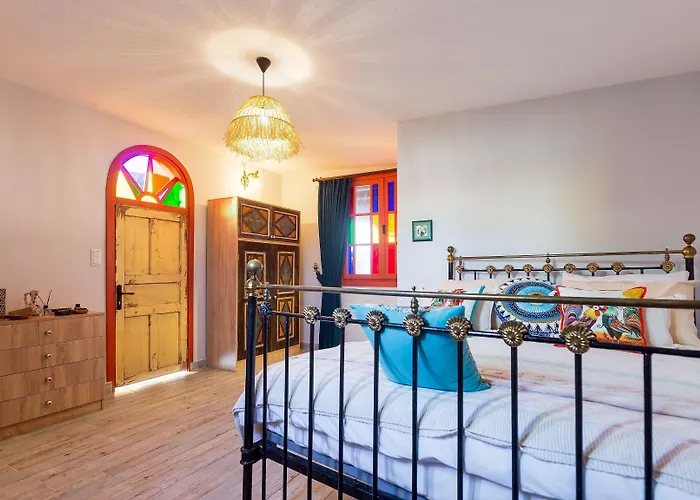 Anda Beach Bistro & Rooms