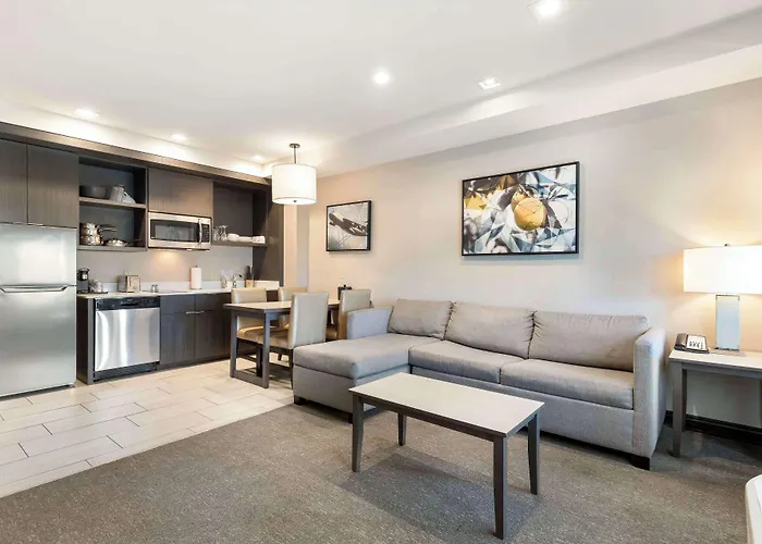Best Western Plus Executive Residency Rigby'S Water World Hotel