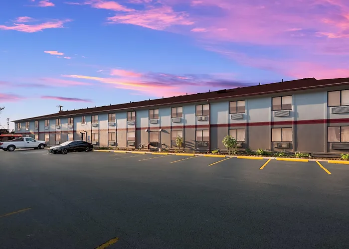 Red Roof Inn & Suites Vineland - Buena