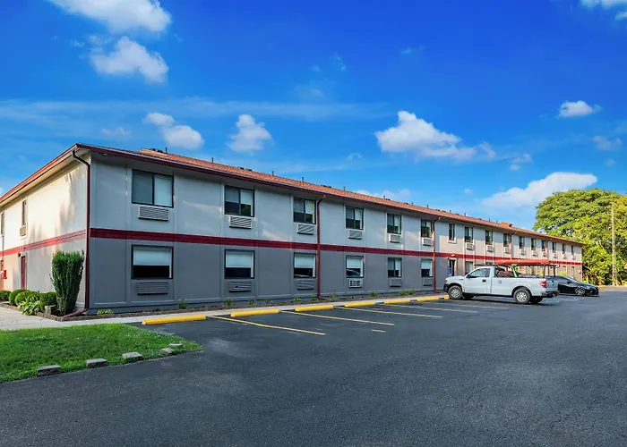 Red Roof Inn & Suites Vineland - Buena
