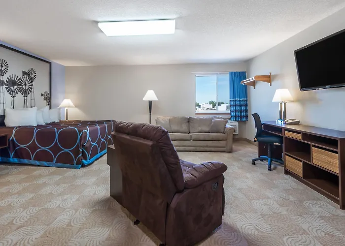 Super 8 By Wyndham Beloit