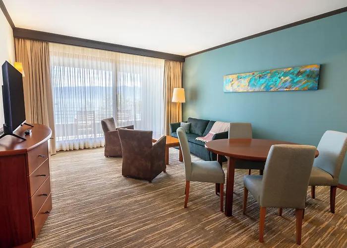 Park Lake Luxury Hotel