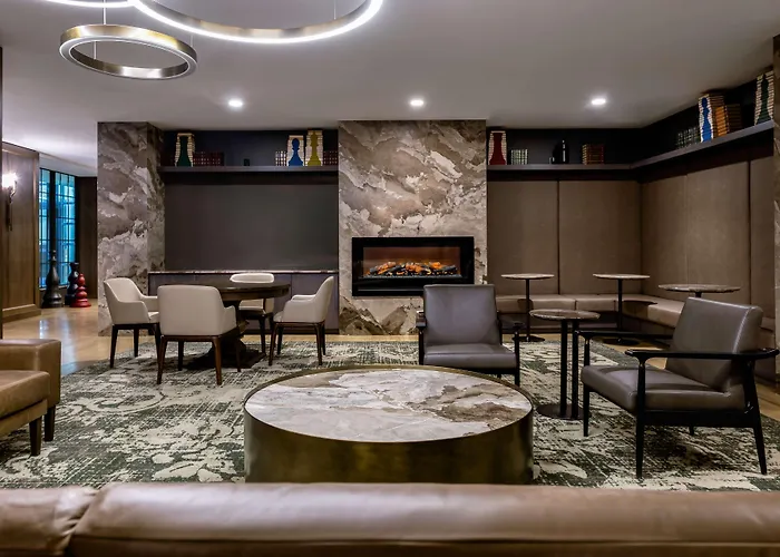 Hotel Fort Des Moines, Curio Collection By Hilton