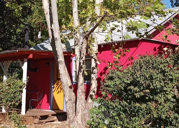 Bigfoot Rv & Cabins Park