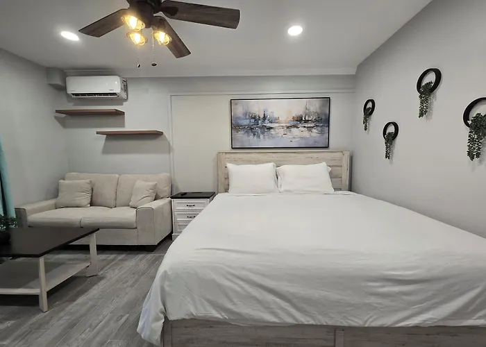 Sunny Palms Inn
