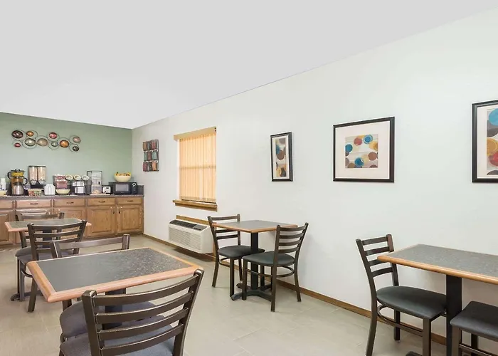 Knights Inn - Slaton