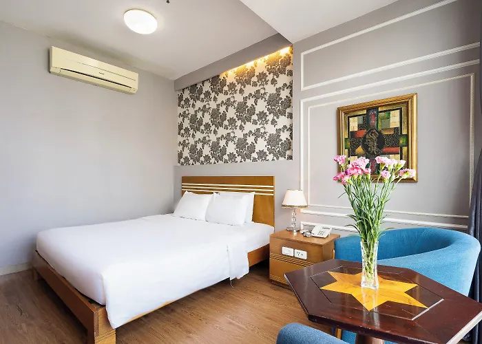 Lucky Star Hotel 266 De Tham