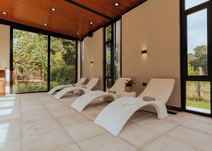 La Urumpta Hotel, Aken Mind