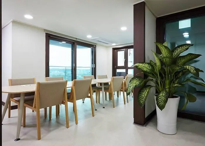 Raonstay In Perla Hotel