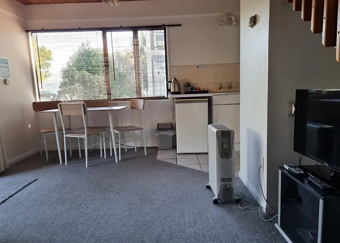 Akaroa Village Inn