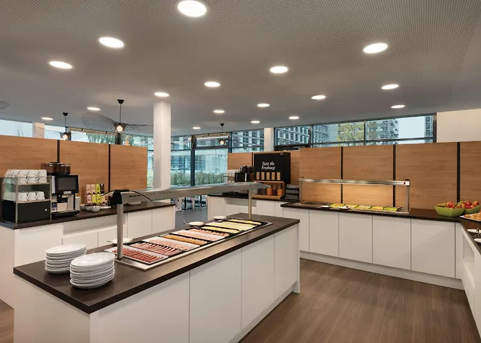 Super 8 By Wyndham Augsburg