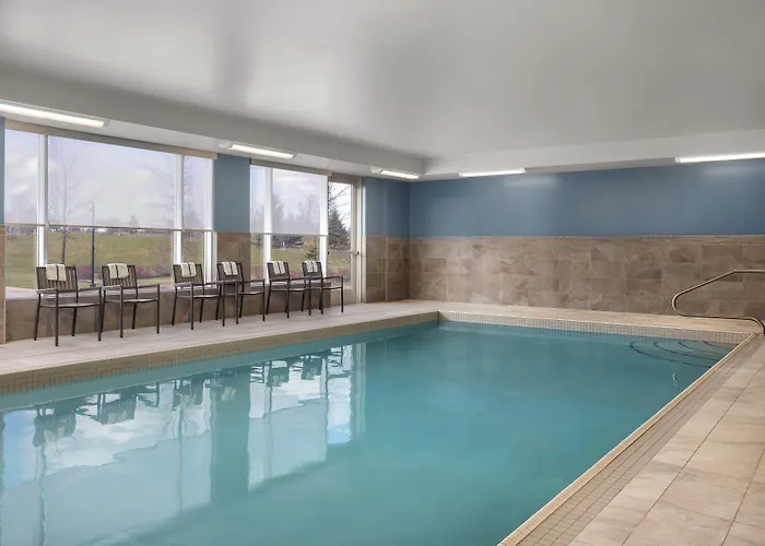 Holiday Inn Express & Suites - Aurora By Ihg