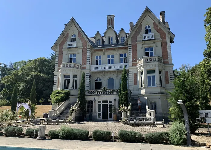 Le Chateau Des Forges