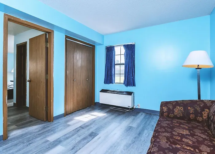 Blue Way Inn & Suites Wellington