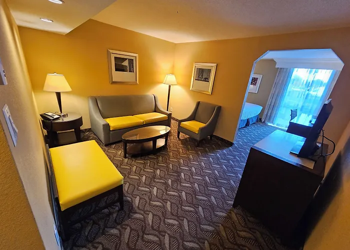 Clarion Inn & Suites Roswell