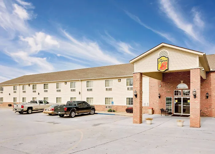 Super 8 By Wyndham Mound City