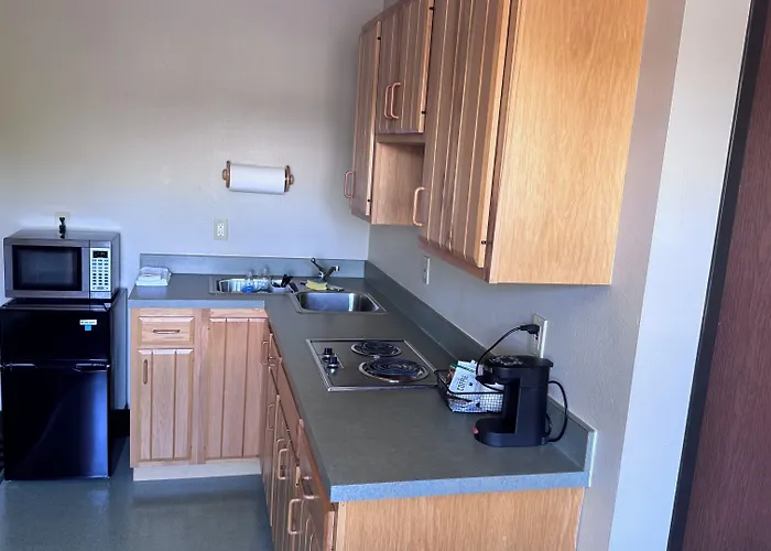 Northwoods Inn And Suites