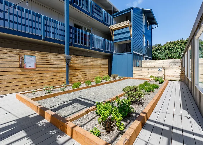 Surfland Hotel