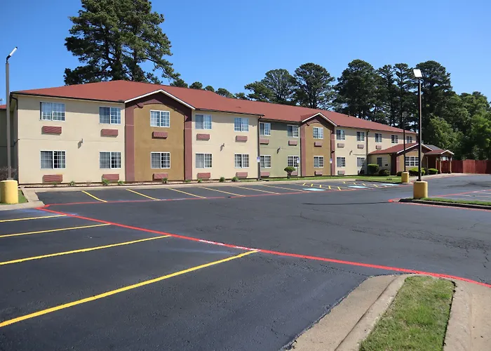 Hometown Inn & Suites