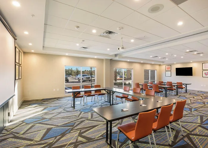 Holiday Inn Express & Suites Jacksonville - Town Center By Ihg