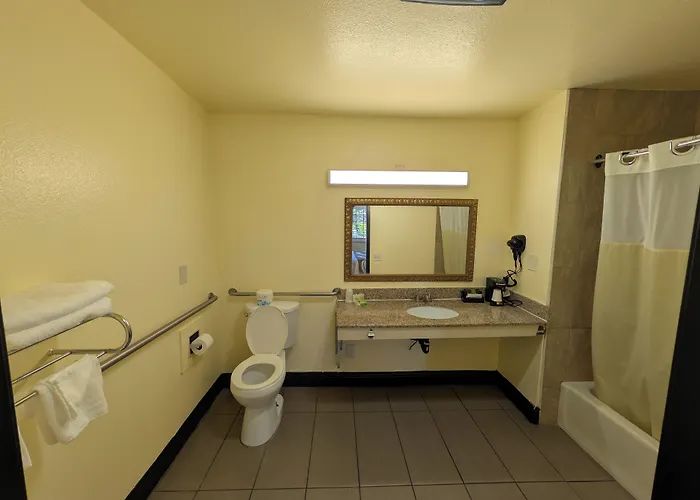 Crossroads Inn - Downtown Sacramento