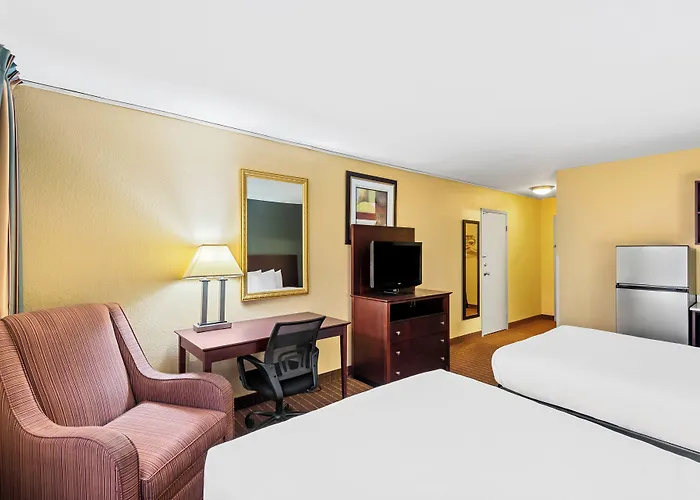Suburban Studios Fort Dodge