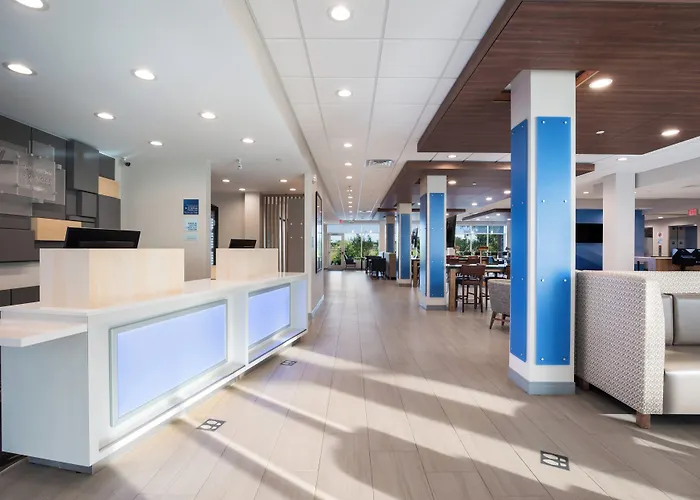 Holiday Inn Express & Suites Chicago - Hoffman Estates By Ihg