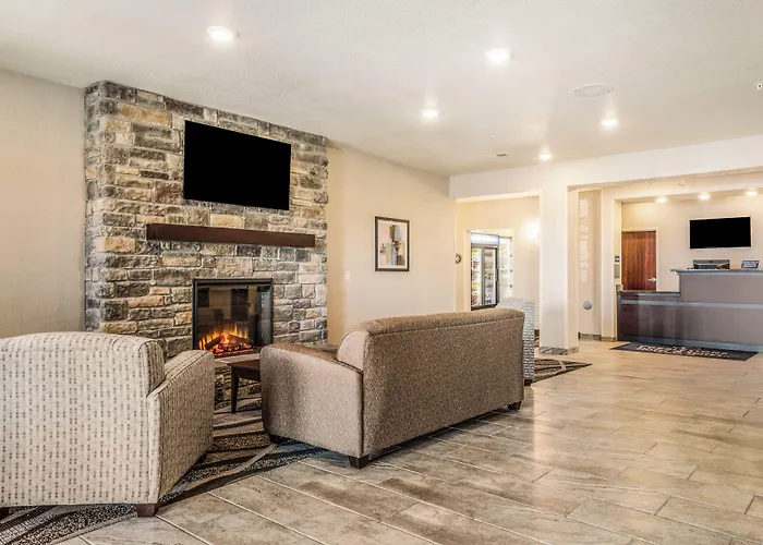 Cobblestone Hotel & Suites - Newport