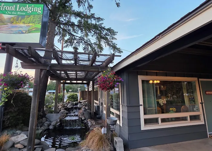 Riverfront Lodging