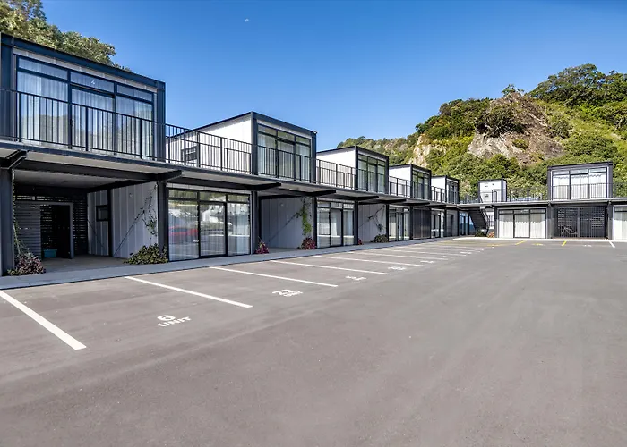 The Com Plex Motel