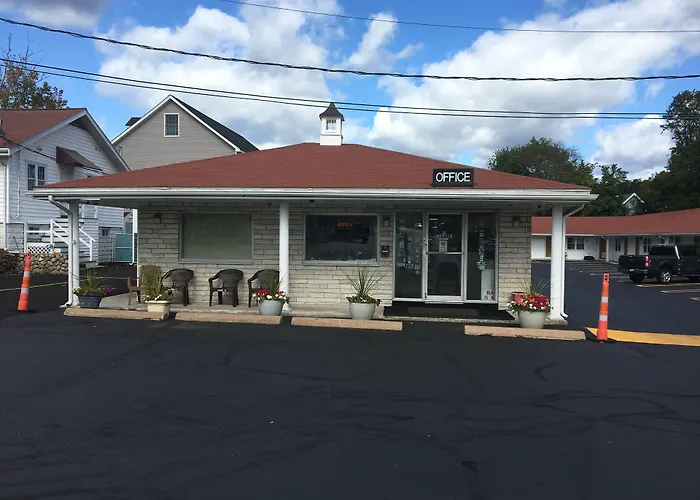 Chisholm'S Motor Inn