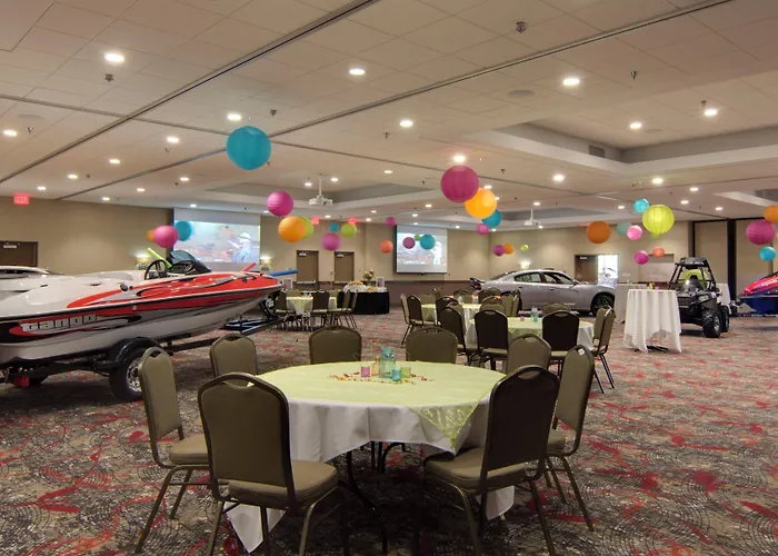 Holiday Inn Express & Suites Willmar By Ihg