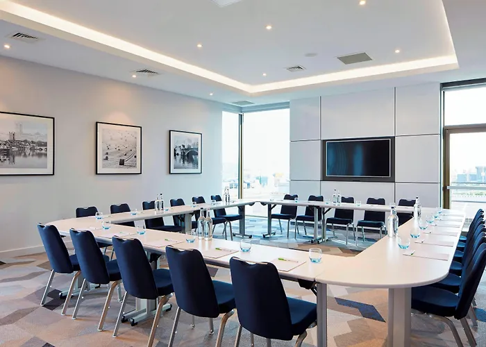 Courtyard By Marriott Oxford South