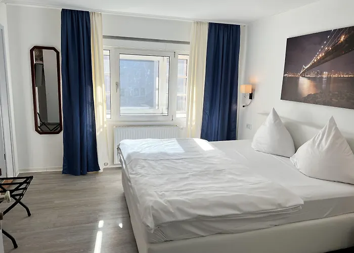 Hotel Bitzer Backnang Zentrum 24h Check In Frühstück zubuchbar gratis Parkplätze