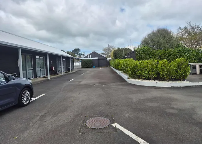 16 Northgate Motor Lodge