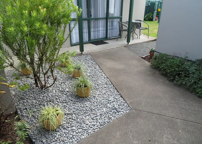 Commodore Court Motel