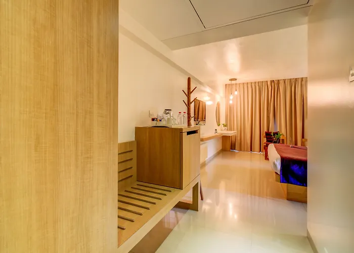 The Ssk Solitaire Hotel & Banquets