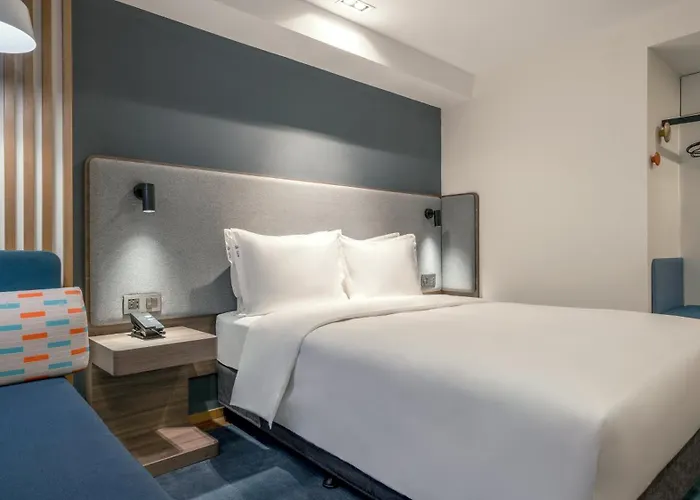 Holiday Inn Express Qingdao City Center By Ihg
